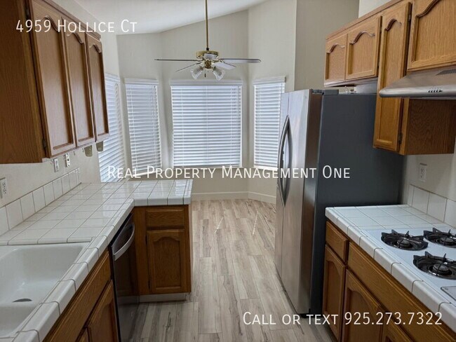 Building Photo - 4959 Hollice Ct