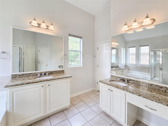 Building Photo - 9901 Bundoran Dr