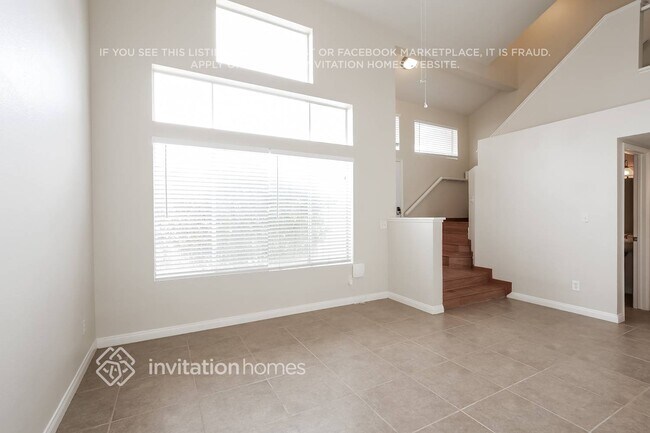 Building Photo - 1423 Desert Ridge Ave