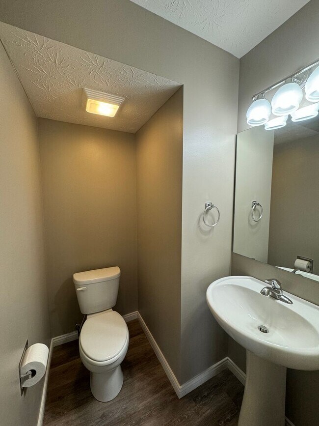 Building Photo - 3976 Abraham Ct