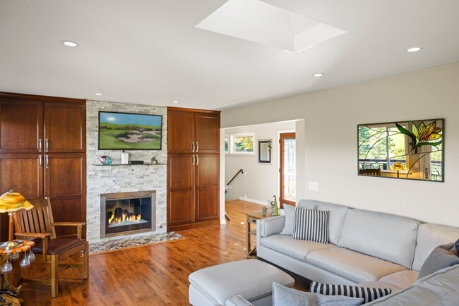 Building Photo - 3035 Ribera Rd