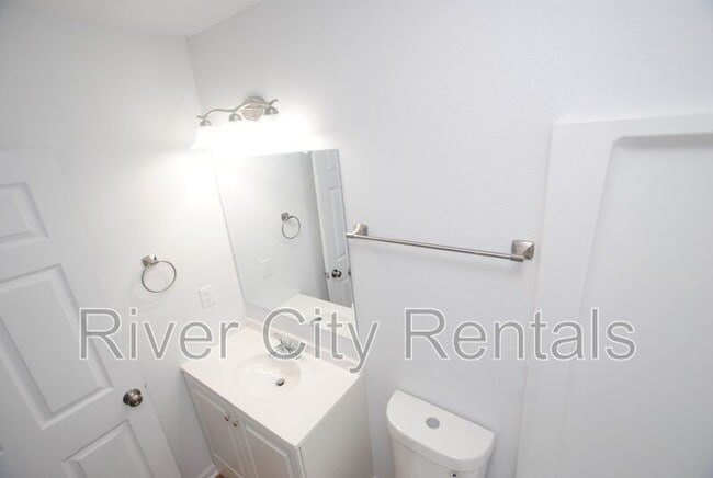 Building Photo - 5749 Silver Sands Cir