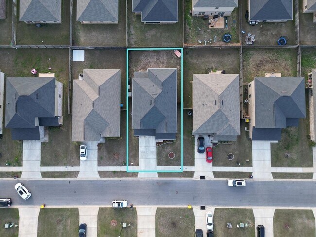 Building Photo - 224 Baycliff Dr
