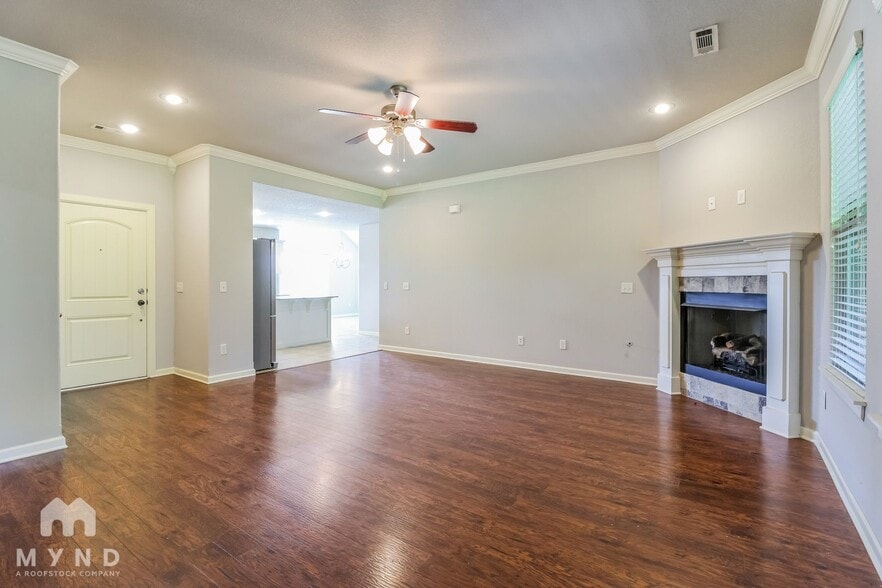 Building Photo - 2170 Hunter Dr