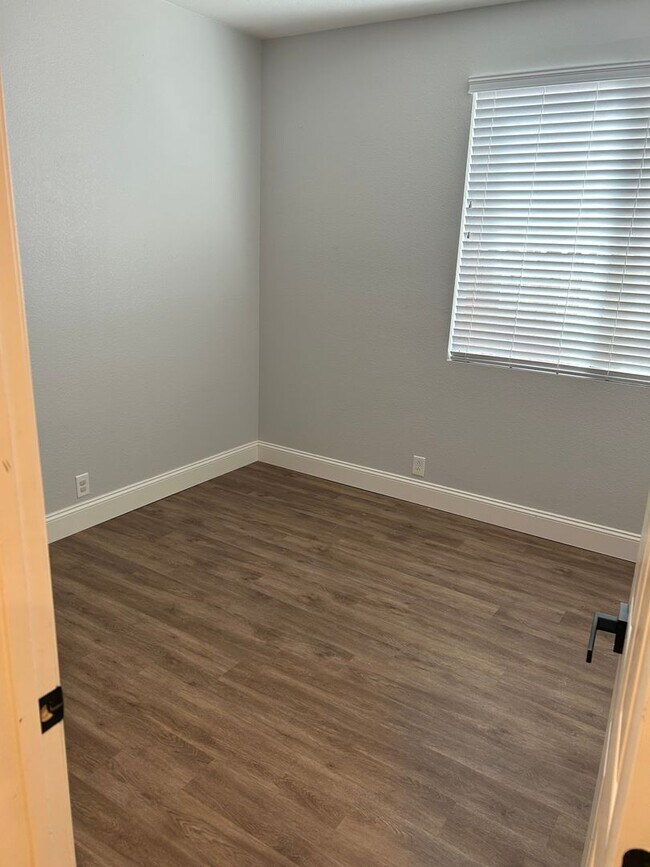 Building Photo - ***COMING SOON*** SINGLE STORY 3 BEDROOM I...