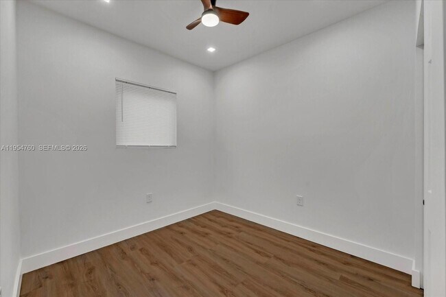 Building Photo - 1733 NW 16th St