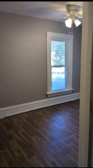 Secondary bedroom - 327 S Adams St