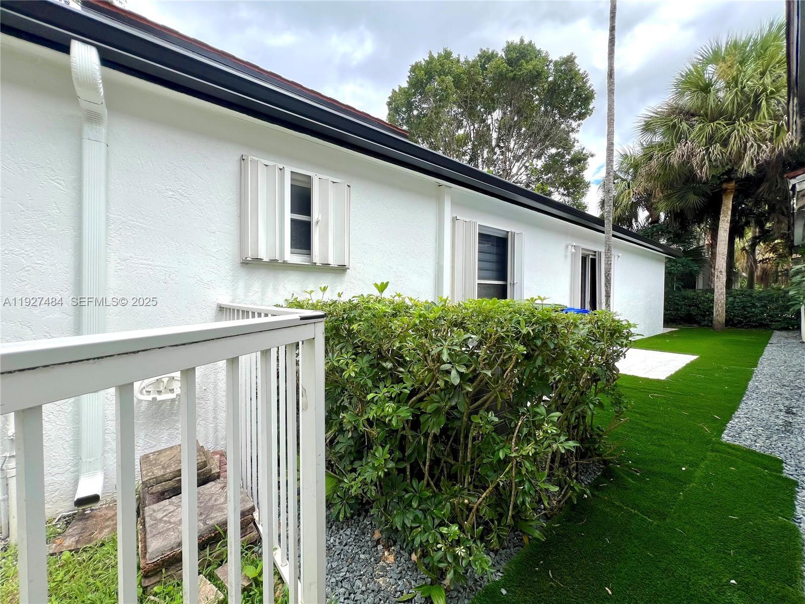 Building Photo - 1501 SW 149th Ave