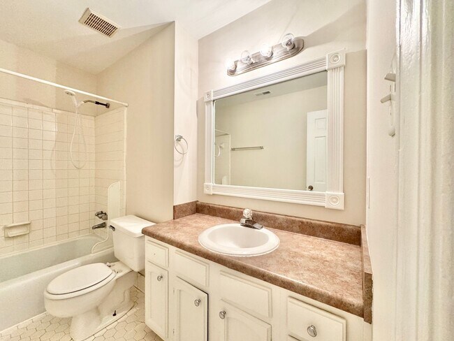 Building Photo - 5127 Lawndale Dr