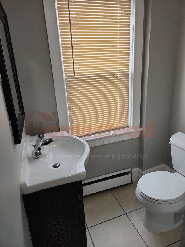 Building Photo - 5 BEDROOM HOME FOR RENT IN COLLINGDALE!