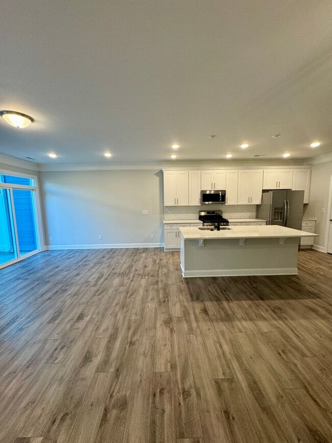 Building Photo - New Construction, 3BR/2.5 Bath Townhouse i...