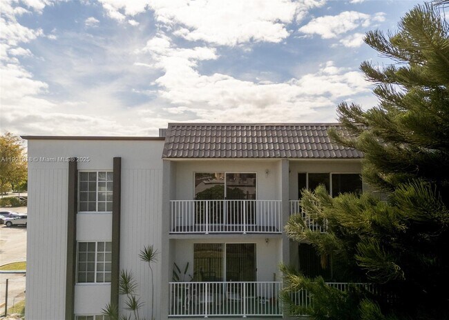 Building Photo - 4804 NW 79th Ave