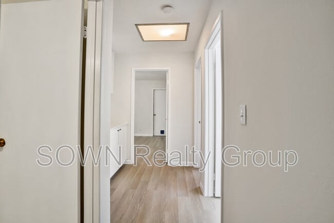 Building Photo - 36845 Reynolds Dr