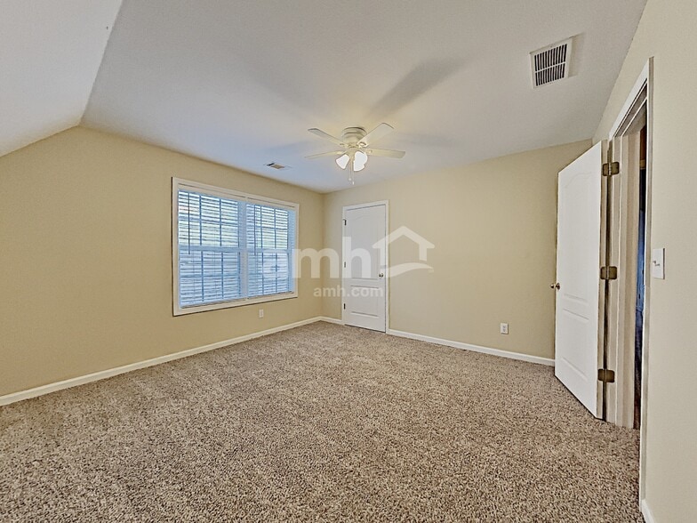 Building Photo - 6483 Grand Hickory Dr
