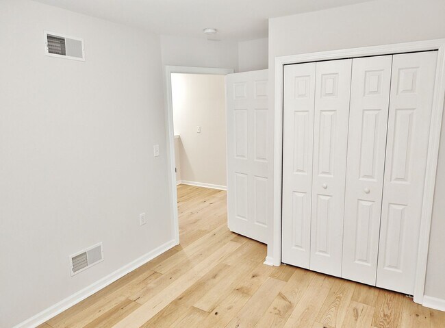 Building Photo - 3 Bed / 2-1/2 Bath Single Family Home