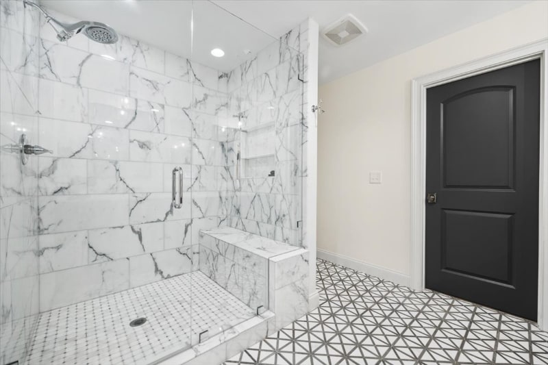 Building Photo - 3565 Lake Dr SE