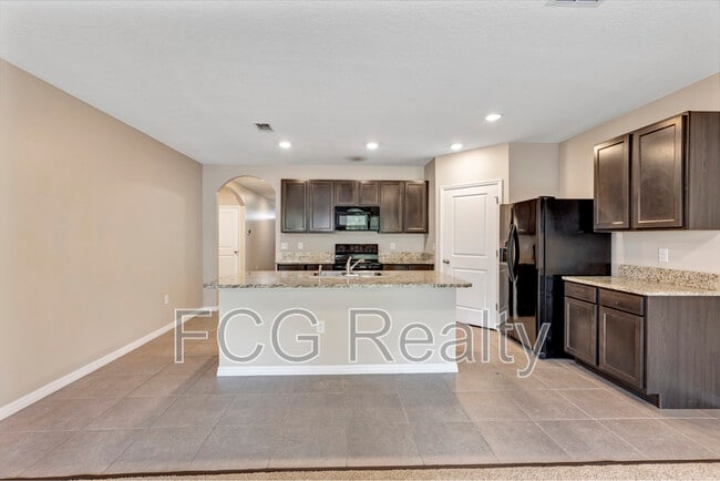 Building Photo - 72 Hickory Crse