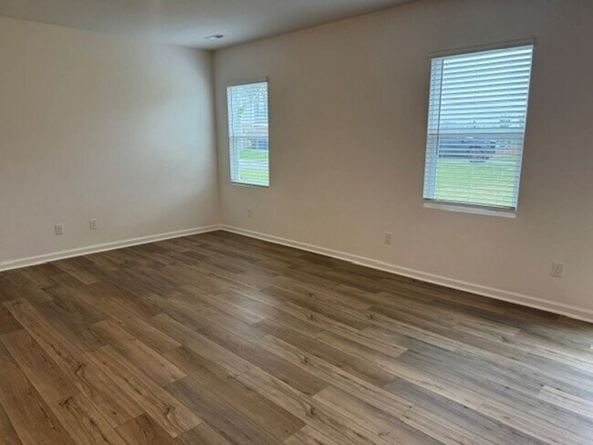Building Photo - 2174 Clifton Rd