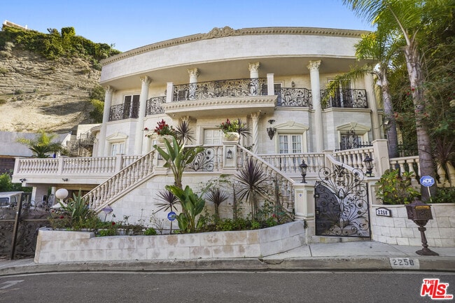 Building Photo - 2258 Gloaming Way