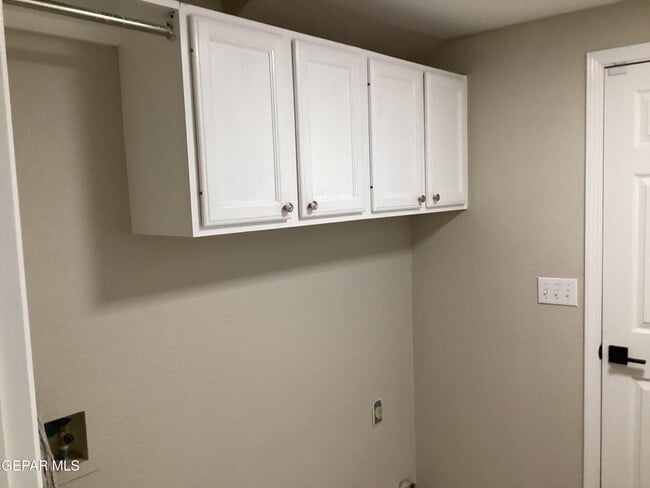 Building Photo - 305 Cloud Song E