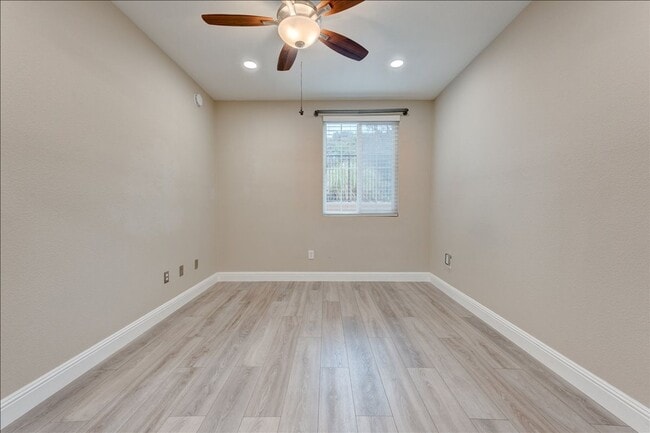 Building Photo - 3850 Elijah Ct