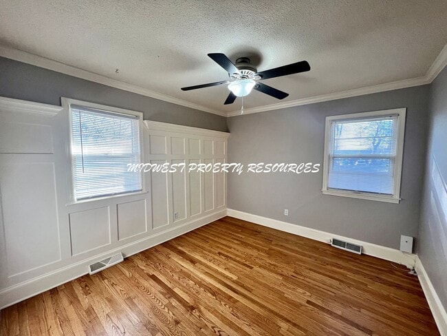 Building Photo - Spacious 4-Bedroom, 3-Bathroom Home with Fenced Yard and Bonus Spaces!