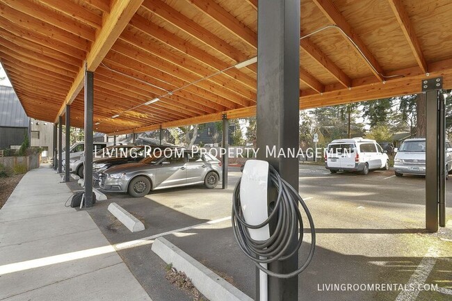 Building Photo - 4863 NE Going St