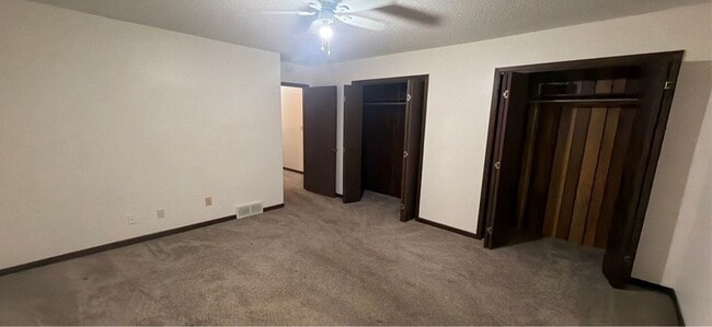 Building Photo - 524 Breezy Point Dr