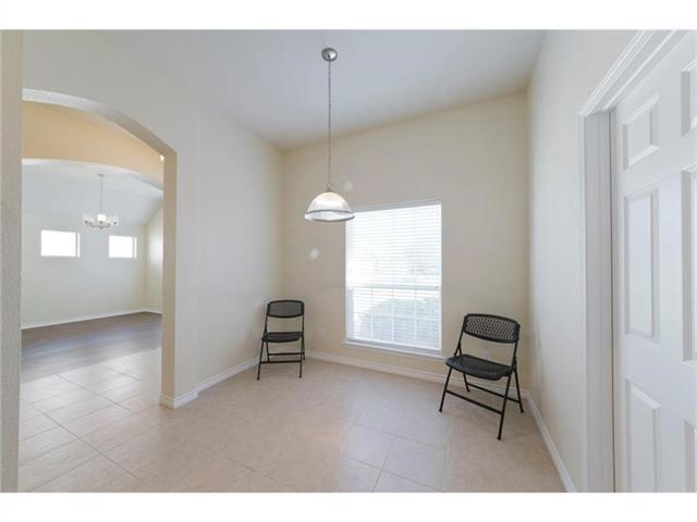 Building Photo - 913 Redbud Road