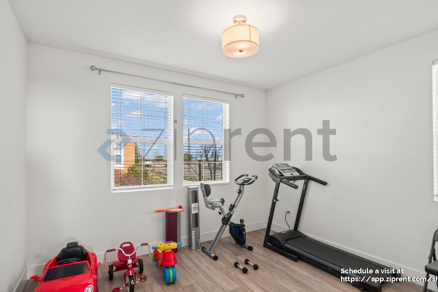 Building Photo - 1804 French Wy