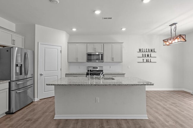 Building Photo - Spacious 5 Bedroom Home with a Fully Fence...