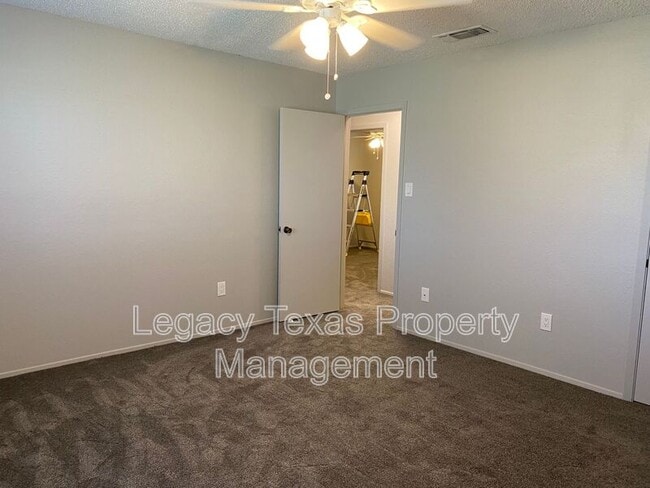 Building Photo - 1413 Berry Dr