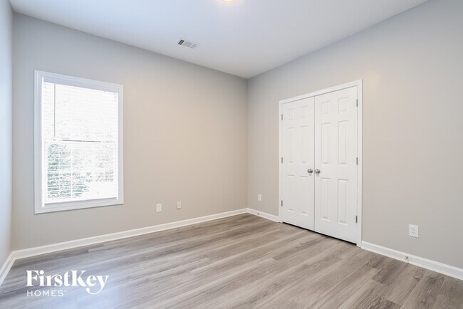 Building Photo - 5320 Parkside Trail