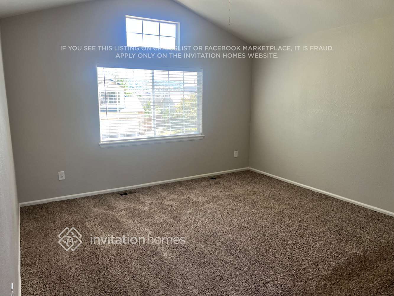 Building Photo - 3289 Blue Grass Cir