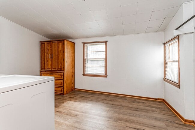 Building Photo - Single Family Home