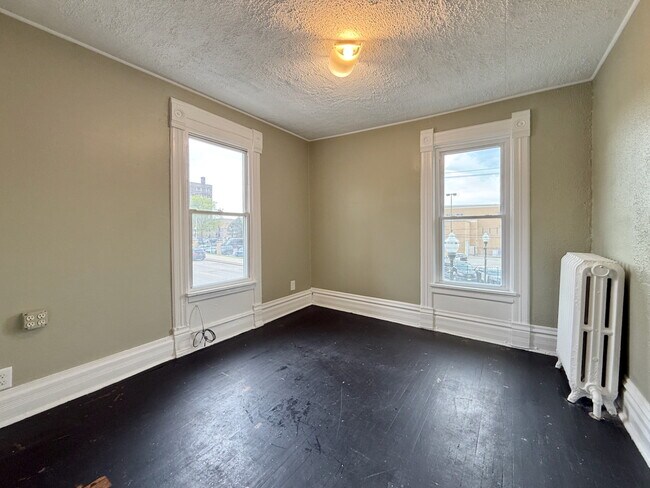 Building Photo - 203 Symphony Way