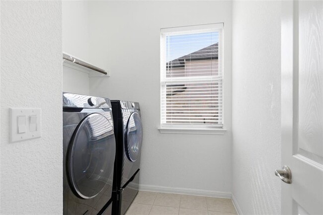 Building Photo - 607 Achilles St