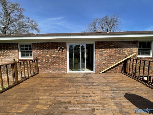 Building Photo - 8413 Old Madison Pike