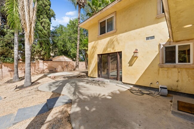 Building Photo - 8743 Topanga Canyon Blvd