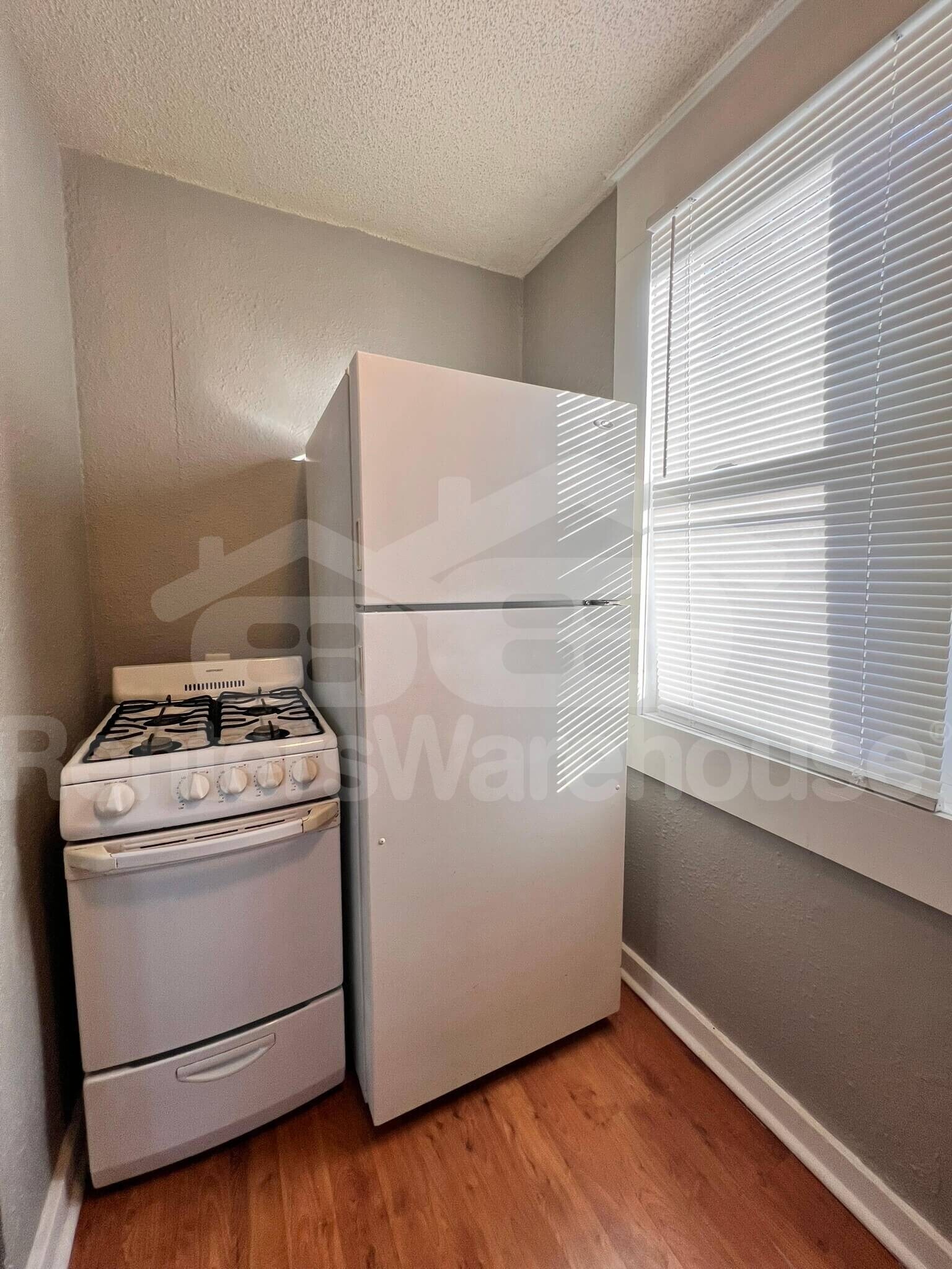 Building Photo - 3419 1st St