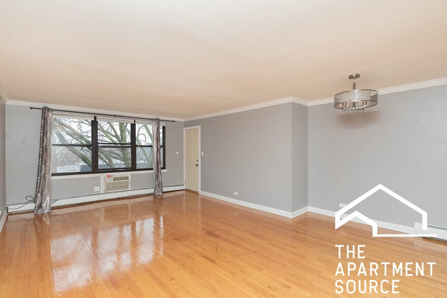 Primary Photo - 1600 W Jarvis Ave
