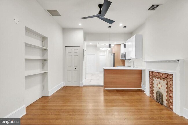 Building Photo - 1823 S Broad St