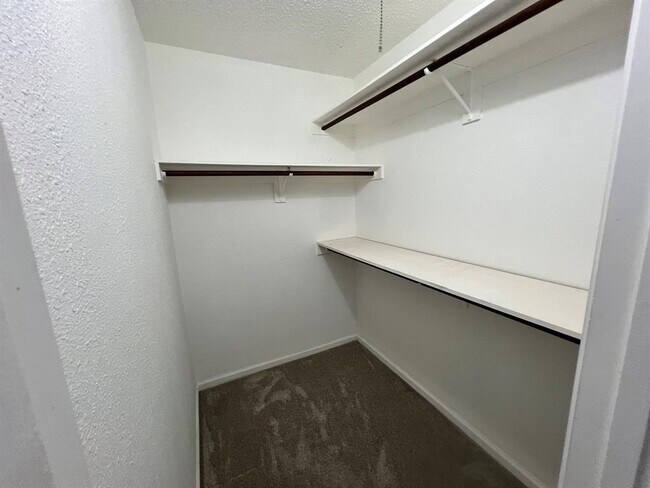Building Photo - 3303 Galesburg Dr