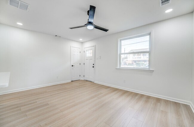 Building Photo - 1865 Ferber Ave