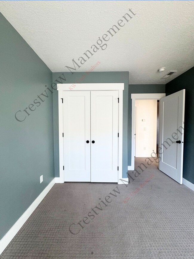 Building Photo - 4883 N Nile Dr