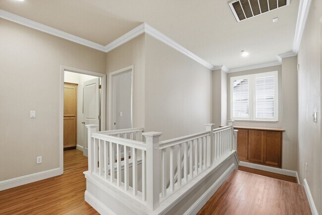 Building Photo - 4 Bed 3 Bath Single Family Home in Napa