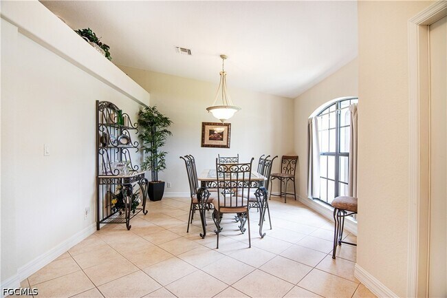 Building Photo - 5023 Agualinda Blvd