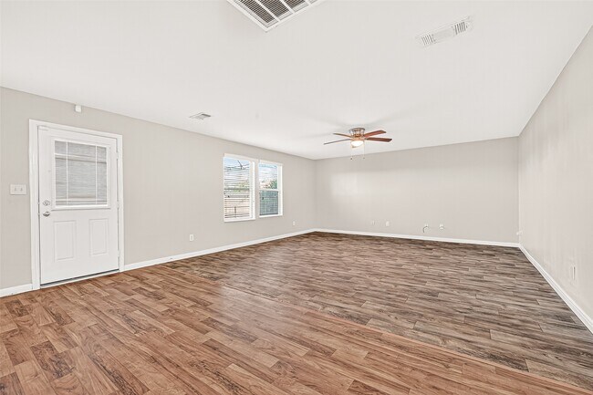 Building Photo - 2030 Stonework Ln