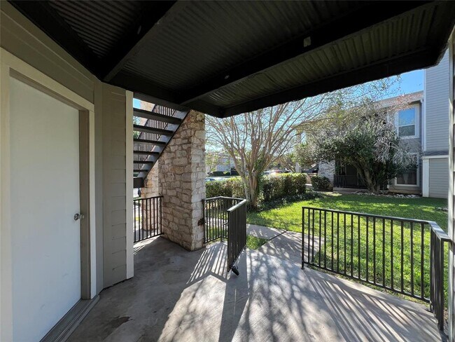 Building Photo - 10616 Mellow Meadow Dr