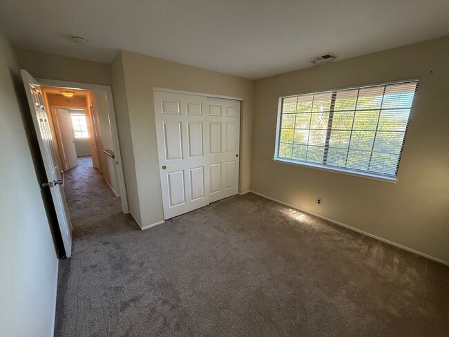 Building Photo - Cambrian 3 bedroom 2.5 Bath Home, Nice Court Location,